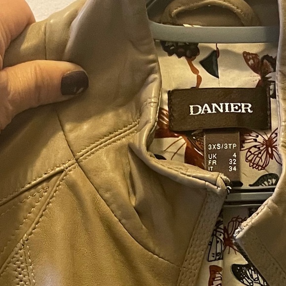 Danier leather lamb skin jacket - Picture 2 of 3